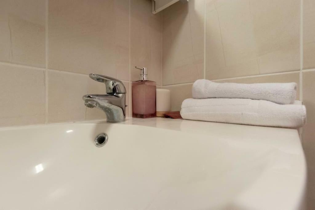 Cabana & Le Grand Appartement Lumineux มากง ภายนอก รูปภาพ